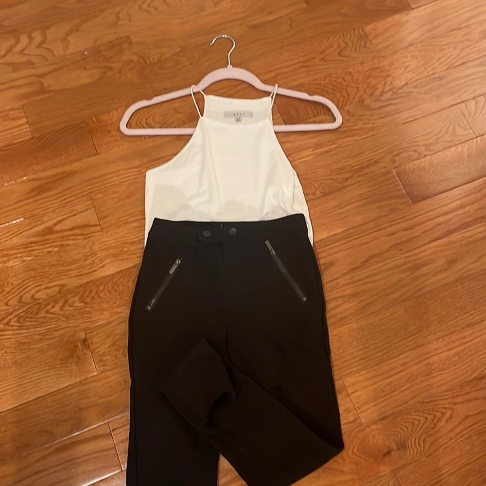 Black pants/Leggins